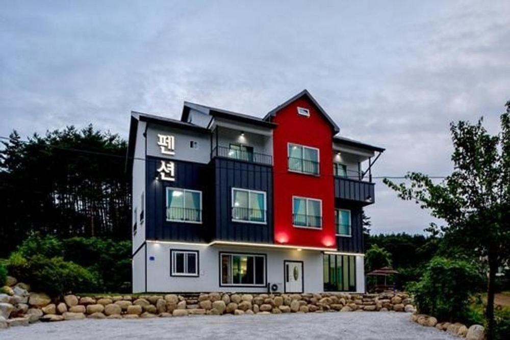 Gangneung Luluberry Pension Ngoại thất bức ảnh